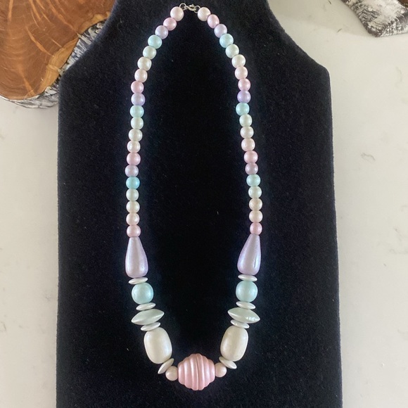 Vintage Pastels Painted Wooden Beaded Necklace. Made in Taiwan FINAL PRICE DROP - Picture 2 of 4